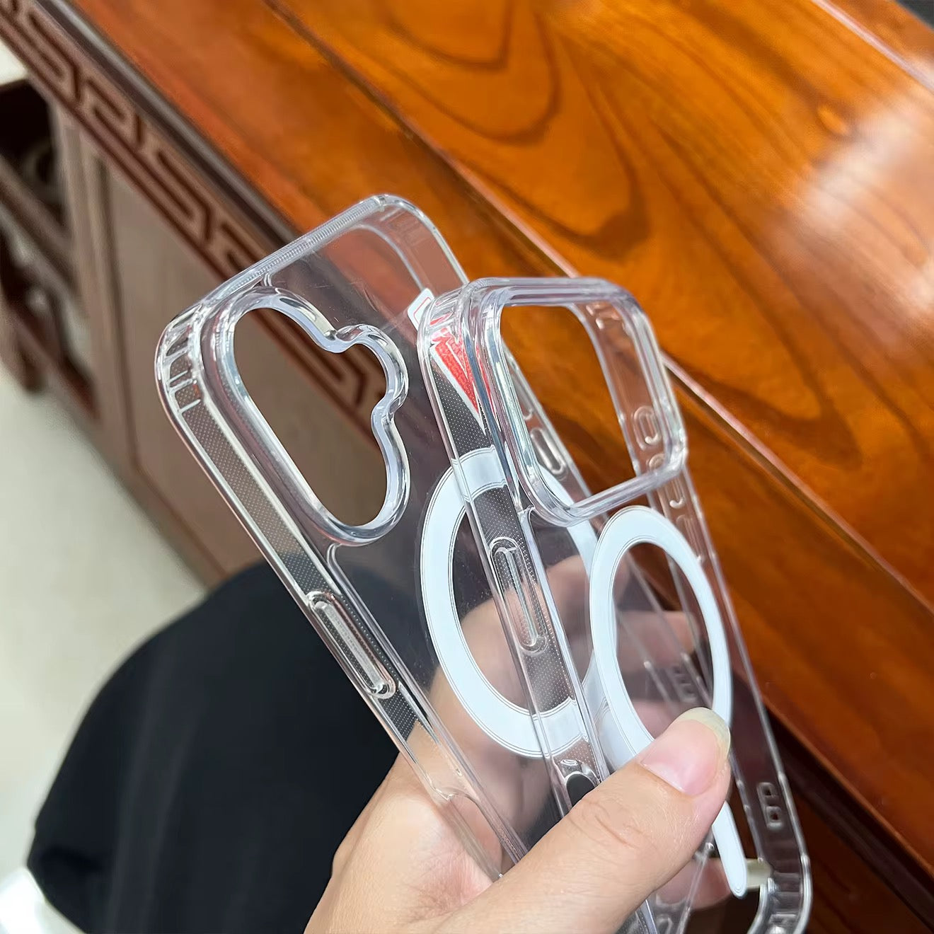 Cover MagSafe per Apple iPhone 15 / 16 / 17 Pro e Pro Max. antiurto eleganza e protezione